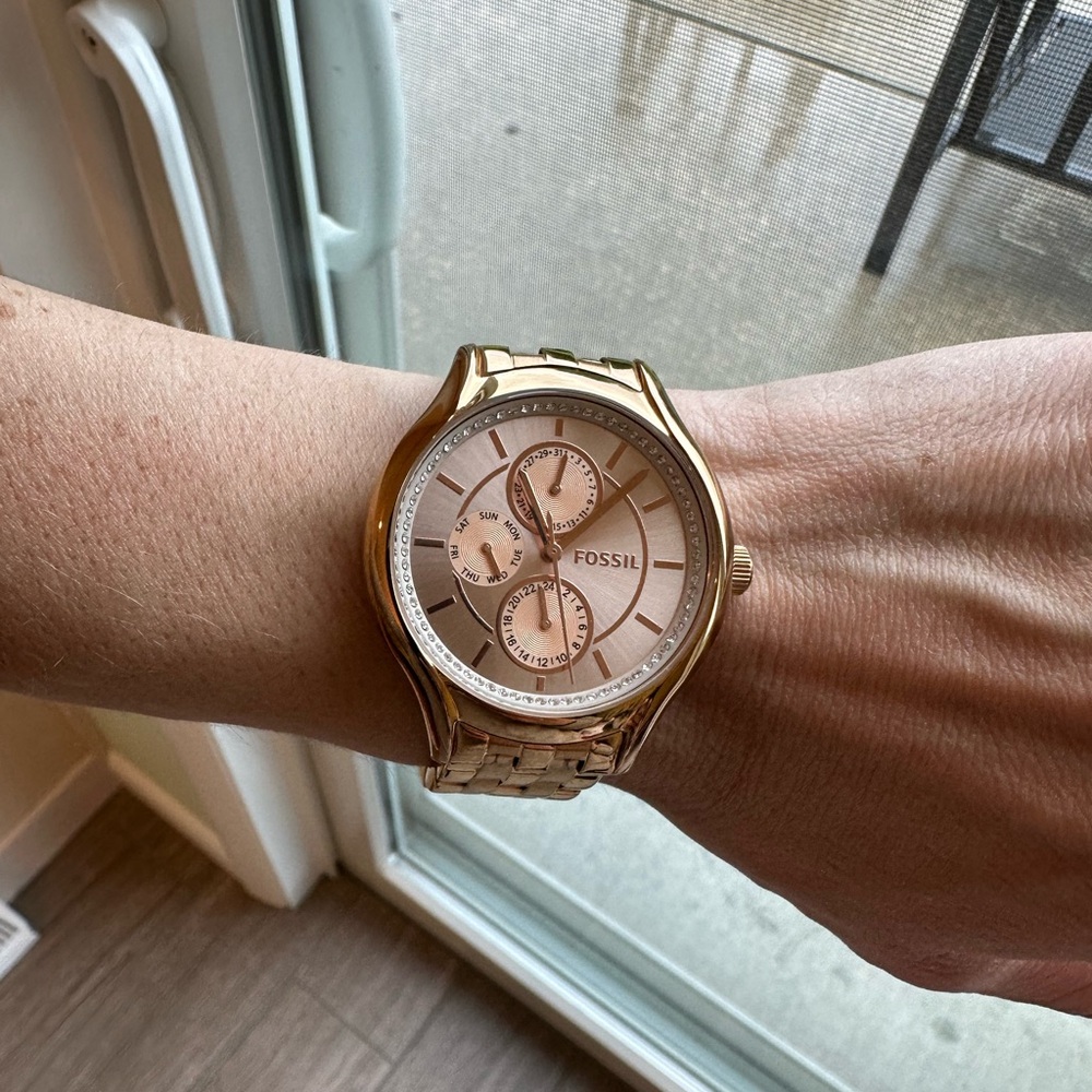 Rose Gold Fossil Watch with a Rose Gold Face. Already Sized.